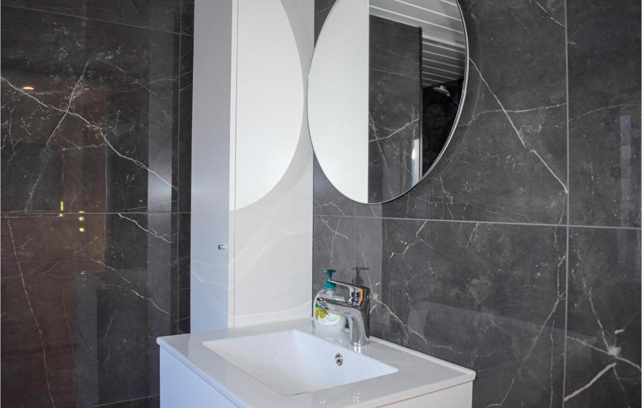 2 Bedroom Amazing Home In Fjaelkinge מראה חיצוני תמונה